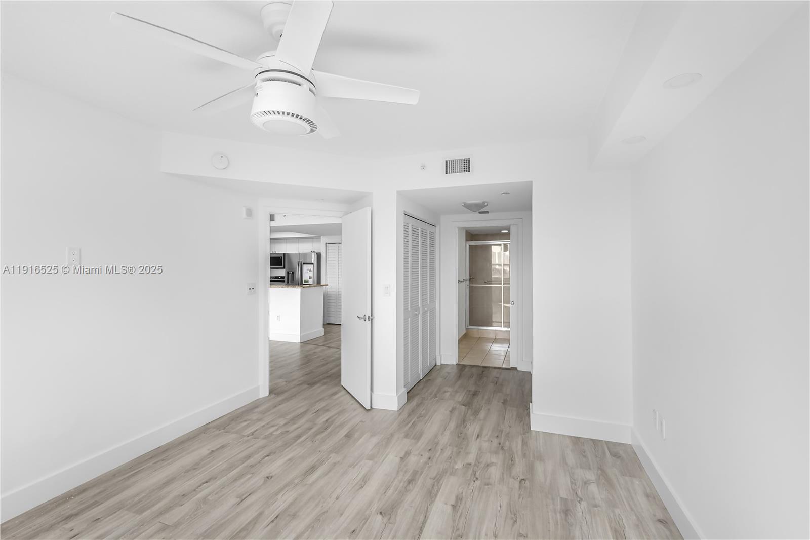 19501 W Country Club Dr #515, Aventura FL 33180