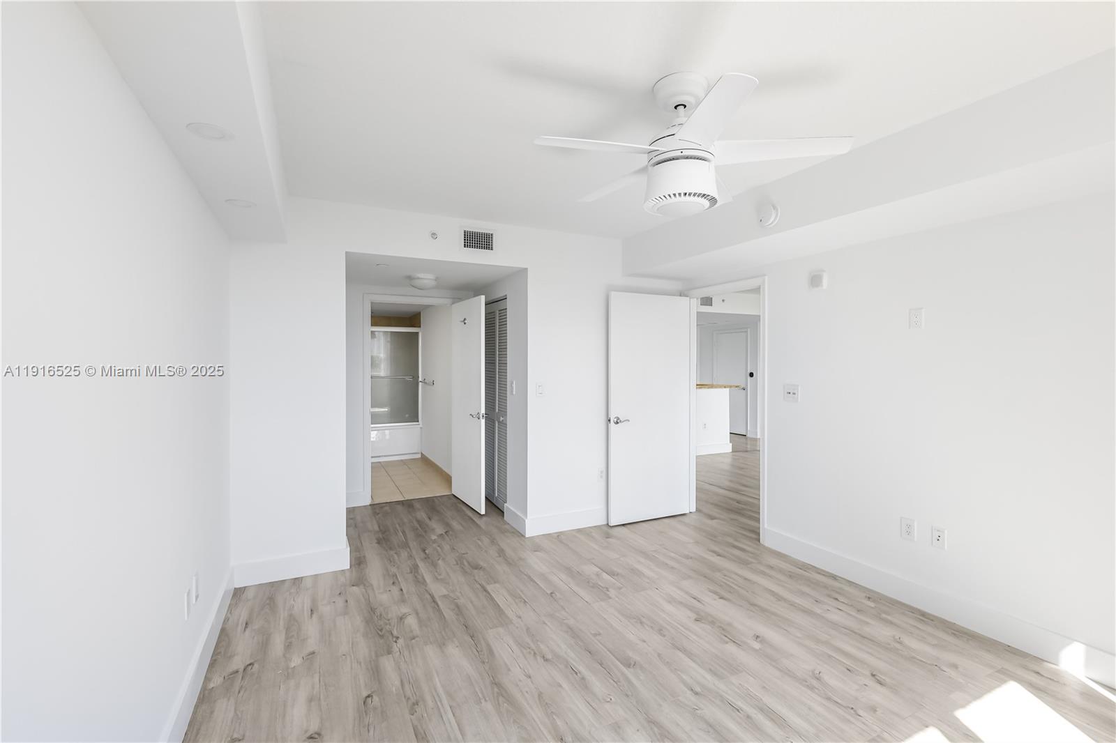 19501 W Country Club Dr #515, Aventura FL 33180