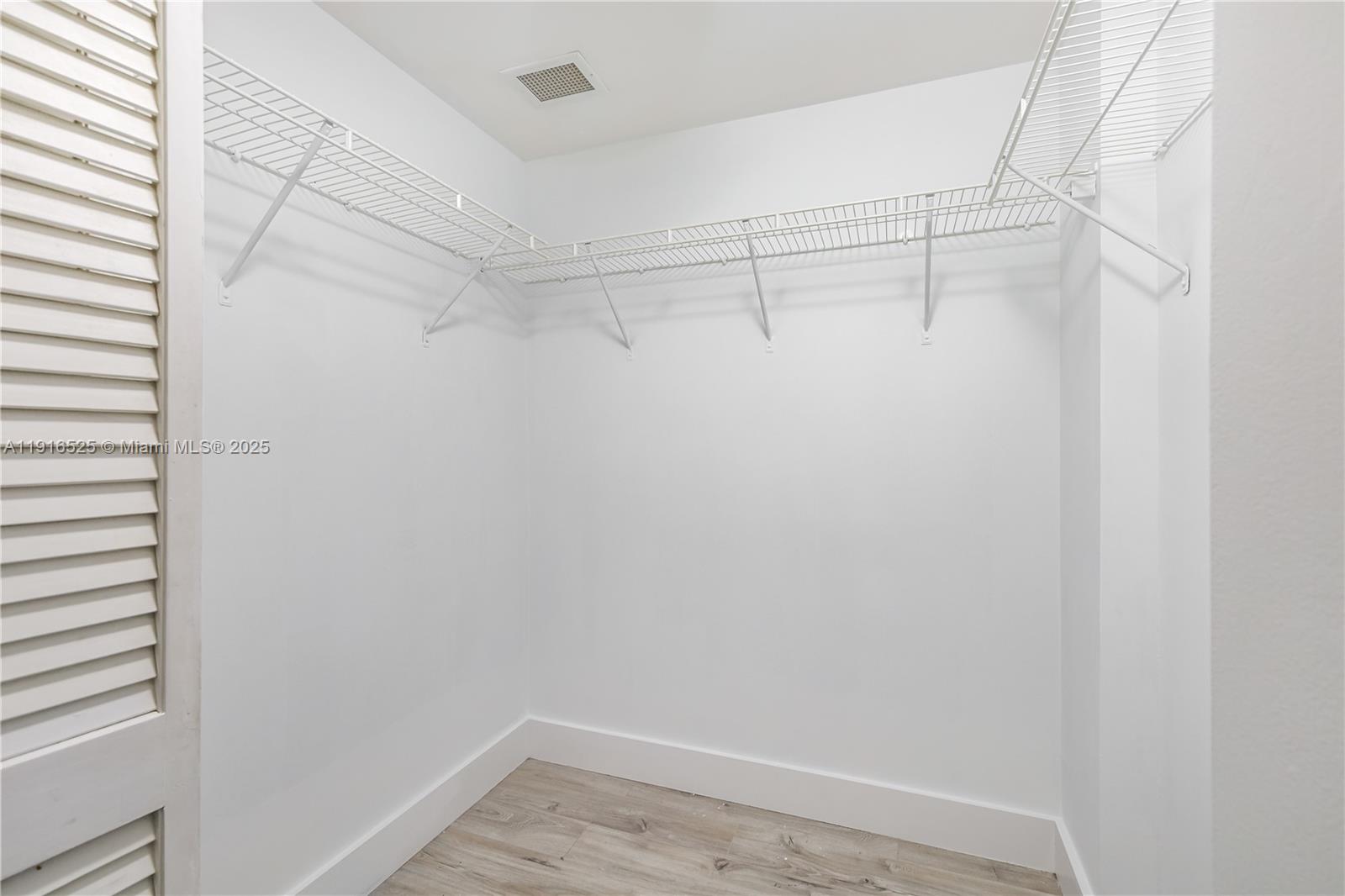 19501 W Country Club Dr #515, Aventura FL 33180