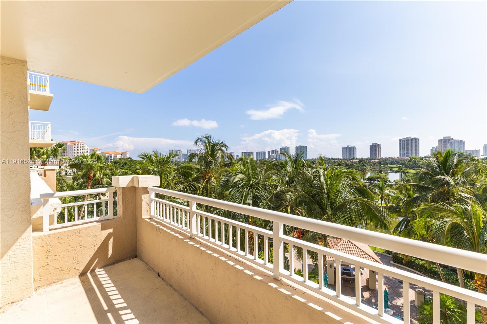 19501 W Country Club Dr #515, Aventura FL 33180