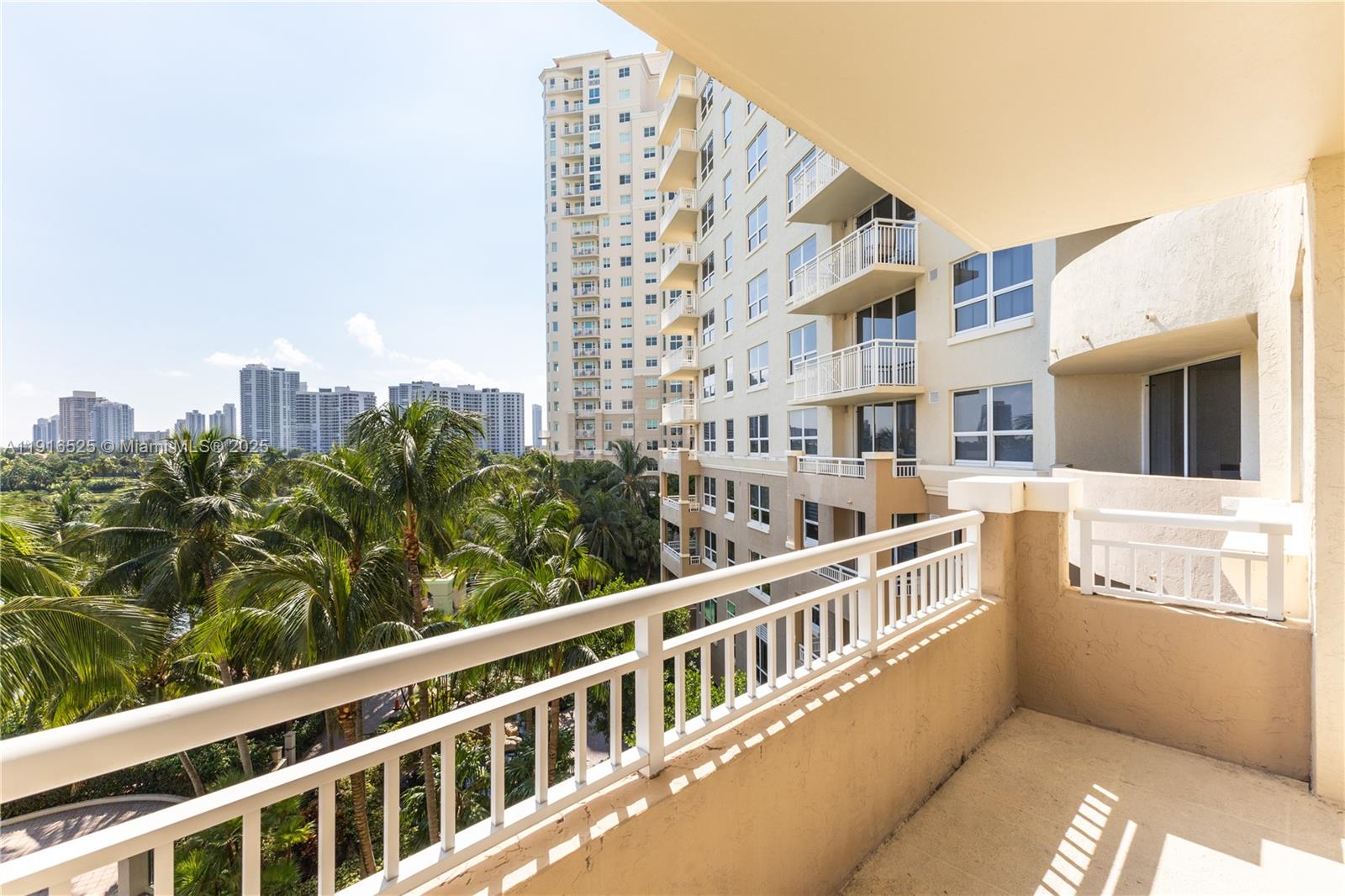 19501 W Country Club Dr #515, Aventura FL 33180