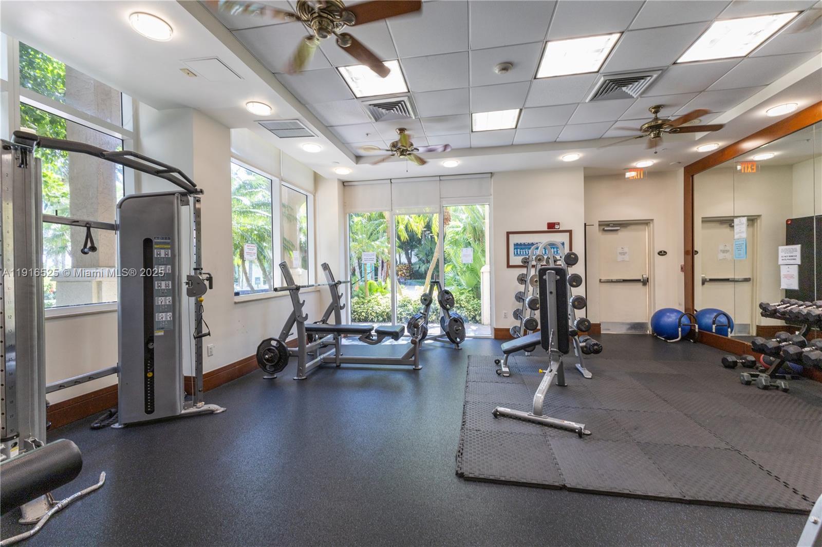 19501 W Country Club Dr #515, Aventura FL 33180