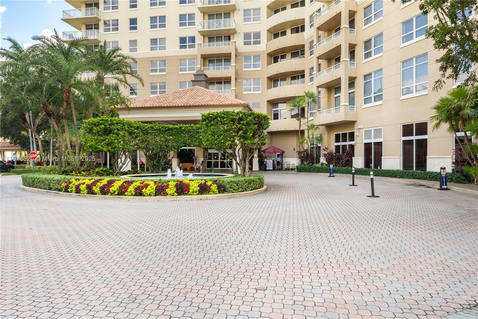 19501 W Country Club Dr #515, Aventura FL 33180