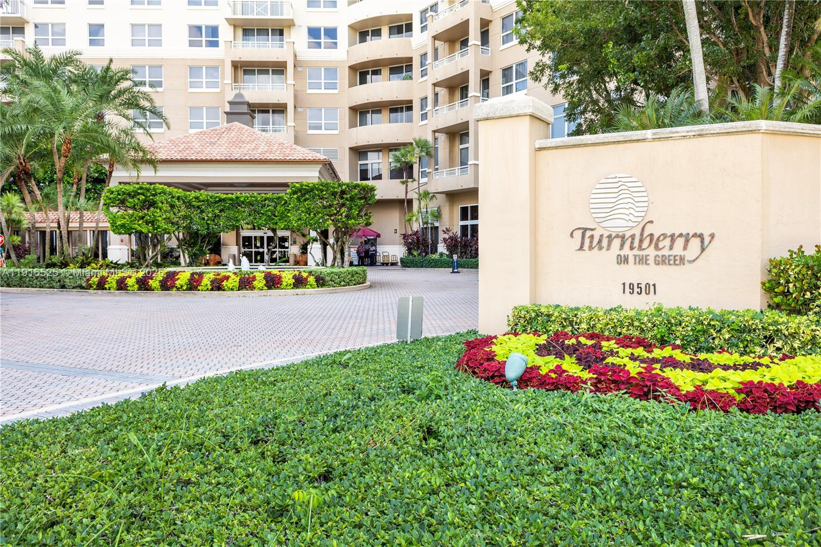 19501 W Country Club Dr #515, Aventura FL 33180
