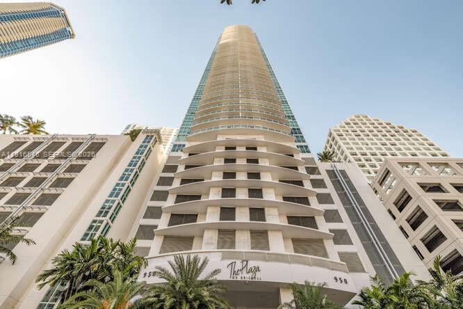 950 Brickell Bay Dr #1404, Miami FL 33131