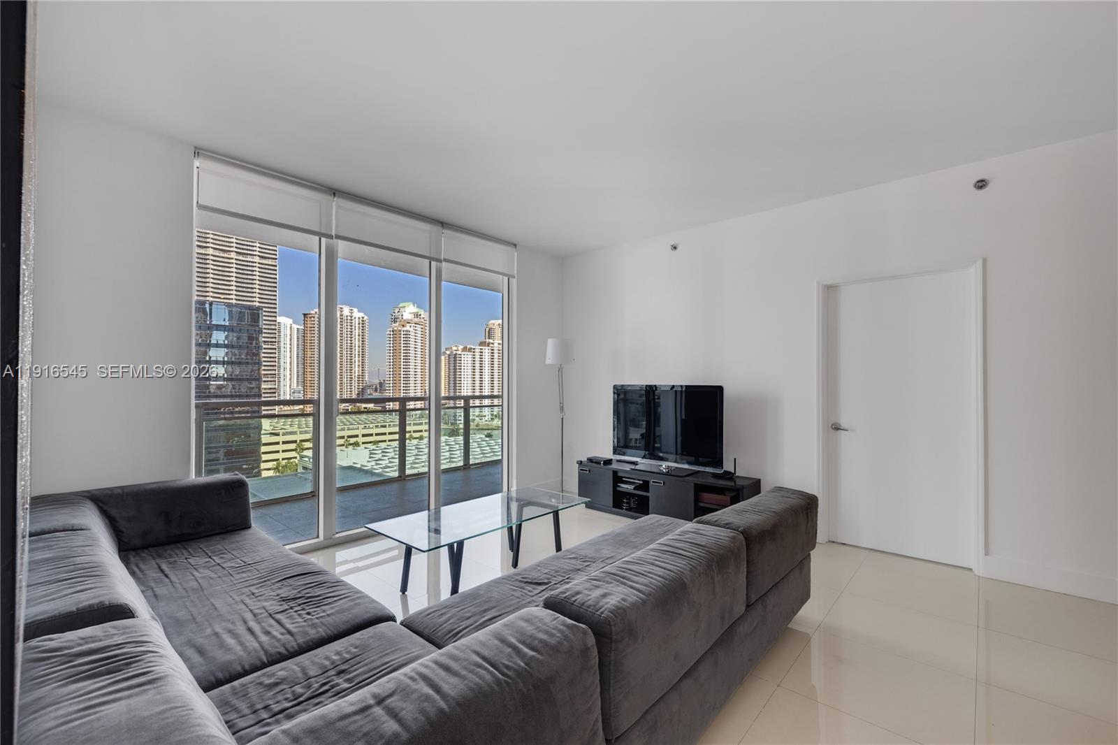 950 Brickell Bay Dr #1404, Miami FL 33131