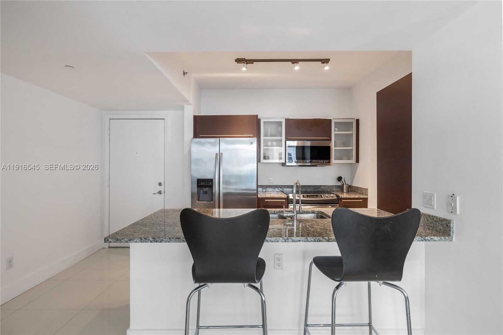 950 Brickell Bay Dr #1404, Miami FL 33131