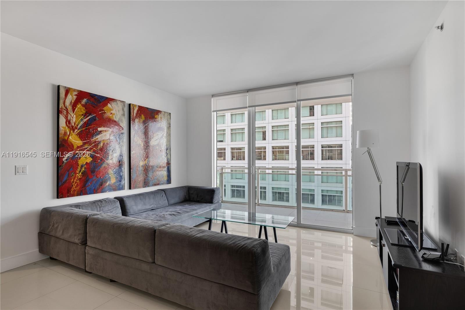950 Brickell Bay Dr #1404, Miami FL 33131