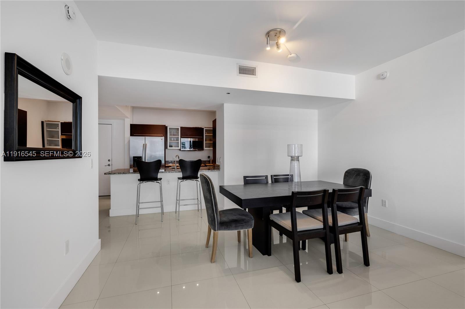 950 Brickell Bay Dr #1404, Miami FL 33131