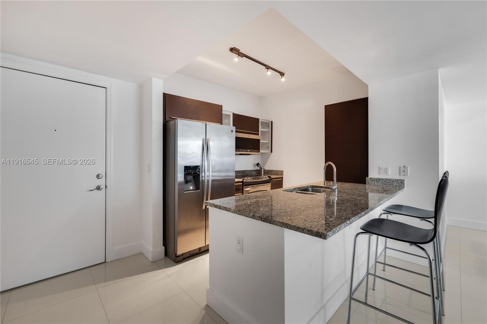 950 Brickell Bay Dr #1404, Miami FL 33131