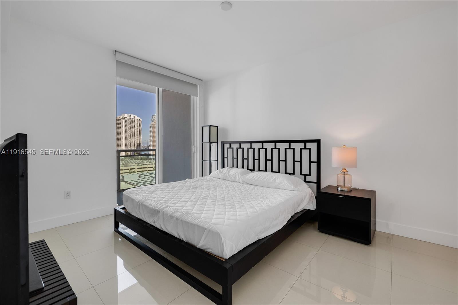 950 Brickell Bay Dr #1404, Miami FL 33131