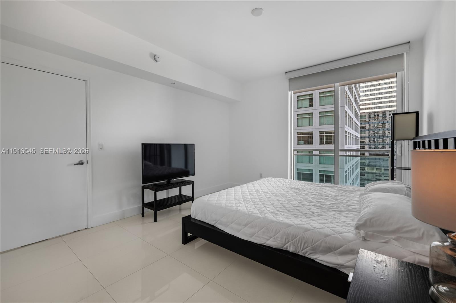 950 Brickell Bay Dr #1404, Miami FL 33131