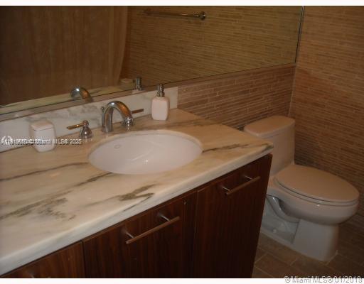 50 Biscayne Blvd #706, Miami FL 33132