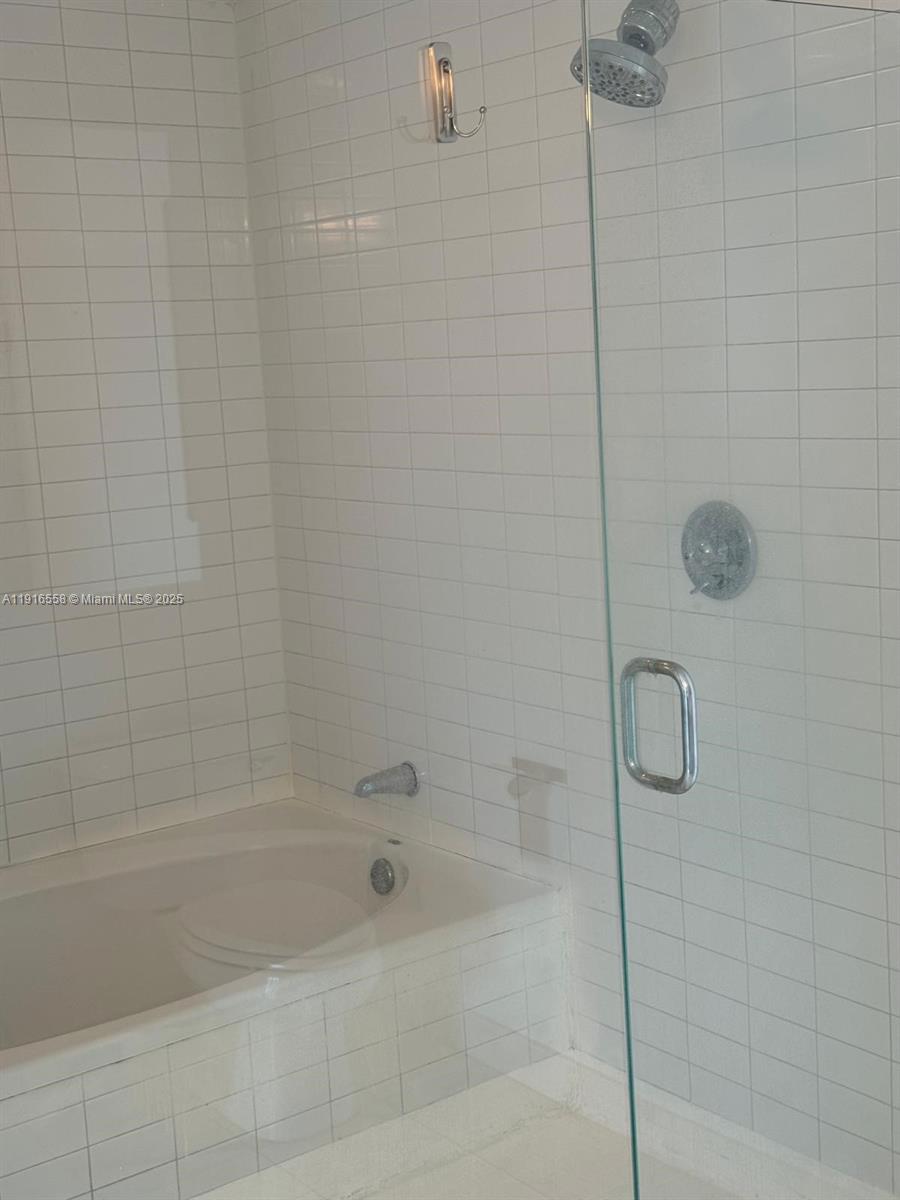 888 Biscayne Blvd #2801, Miami FL 33132