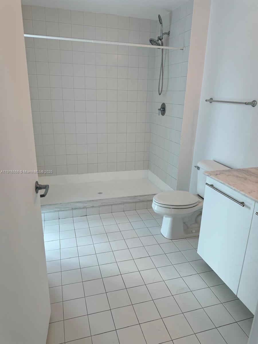 888 Biscayne Blvd #2801, Miami FL 33132