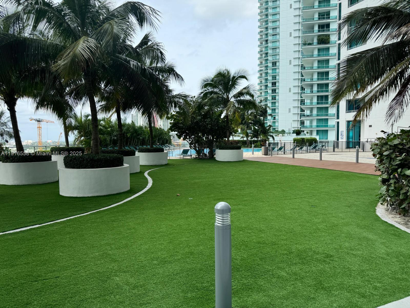 888 Biscayne Blvd #2801, Miami FL 33132