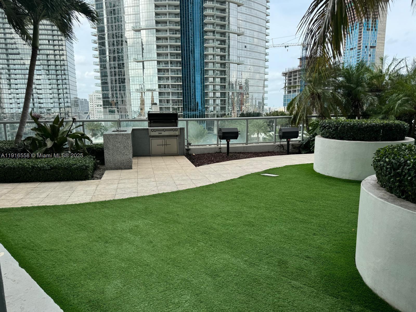 888 Biscayne Blvd #2801, Miami FL 33132