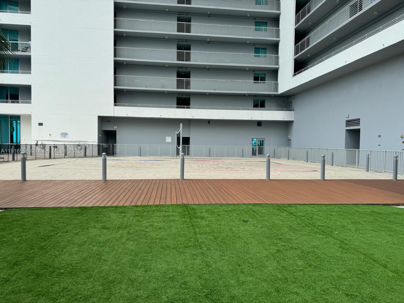 888 Biscayne Blvd #2801, Miami FL 33132