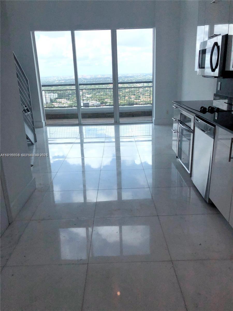 60 SW 13th St #2803, Miami FL 33130