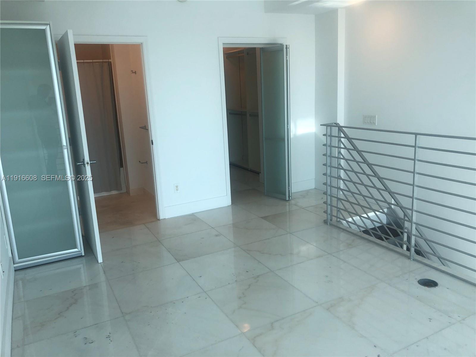 60 SW 13th St #2803, Miami FL 33130