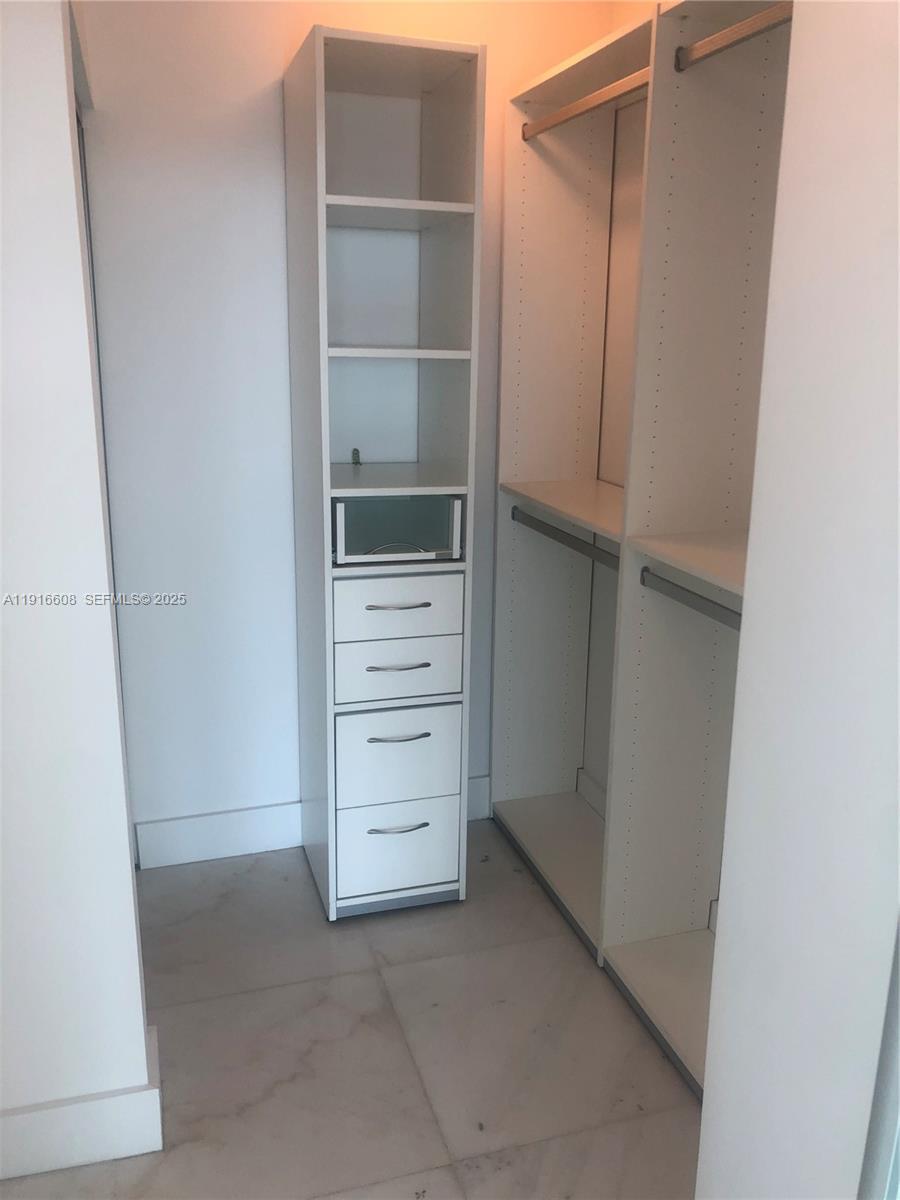 60 SW 13th St #2803, Miami FL 33130
