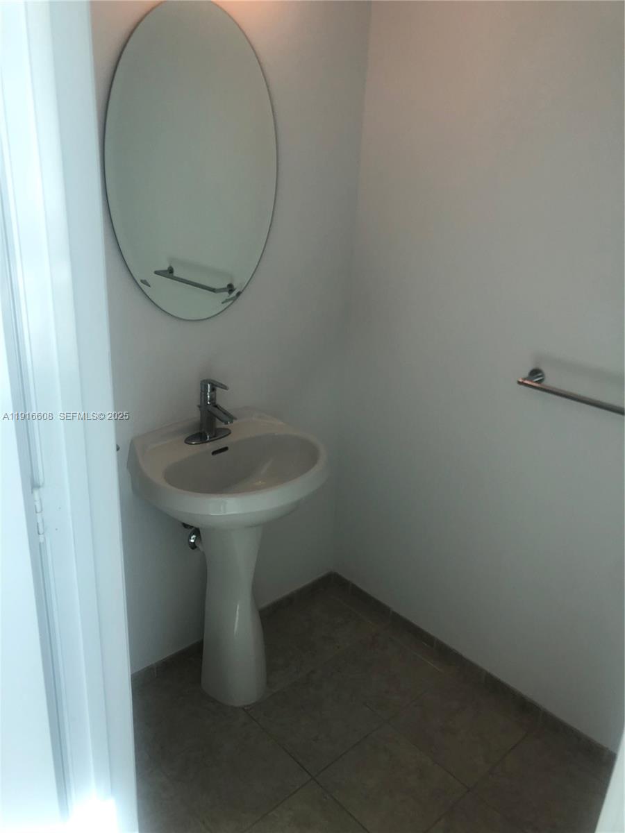 60 SW 13th St #2803, Miami FL 33130