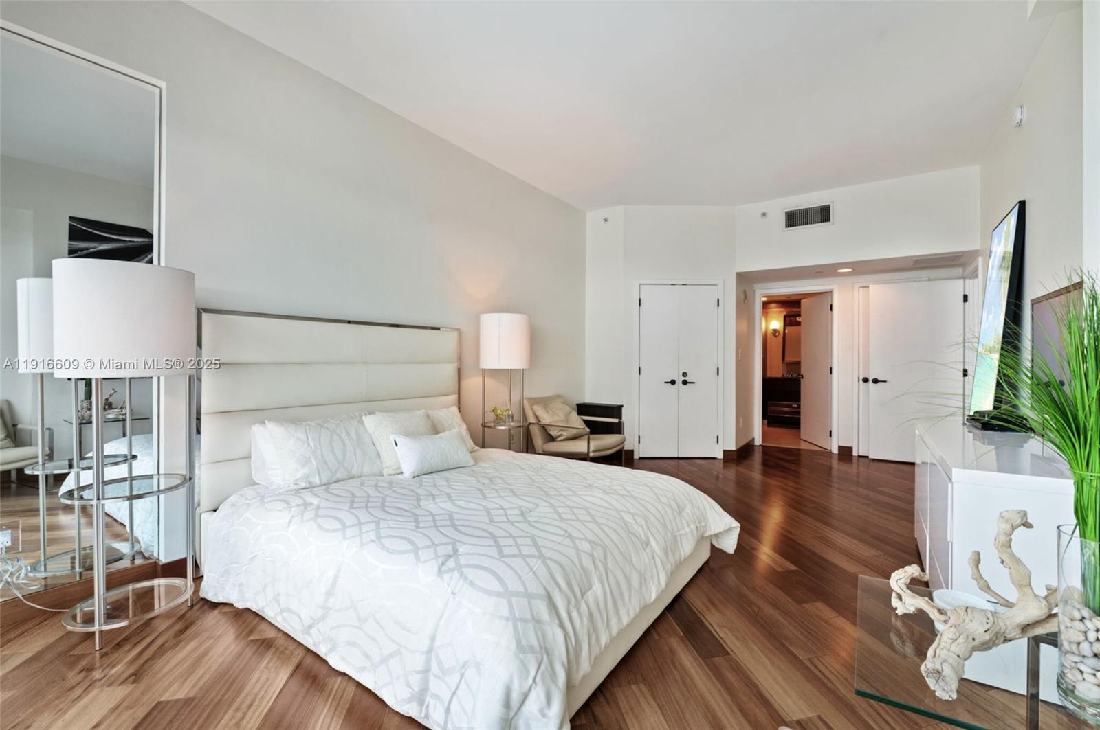 6801 Collins Ave #PH06 (Deed PH 10), Miami Beach FL 33141
