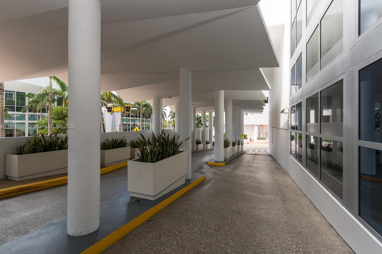 6801 Collins Ave #PH06 (Deed PH 10), Miami Beach FL 33141