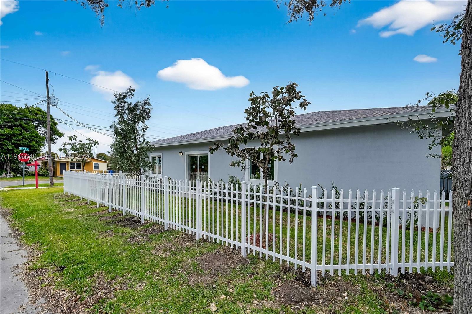 1346 NW 44th St, Miami FL 33142