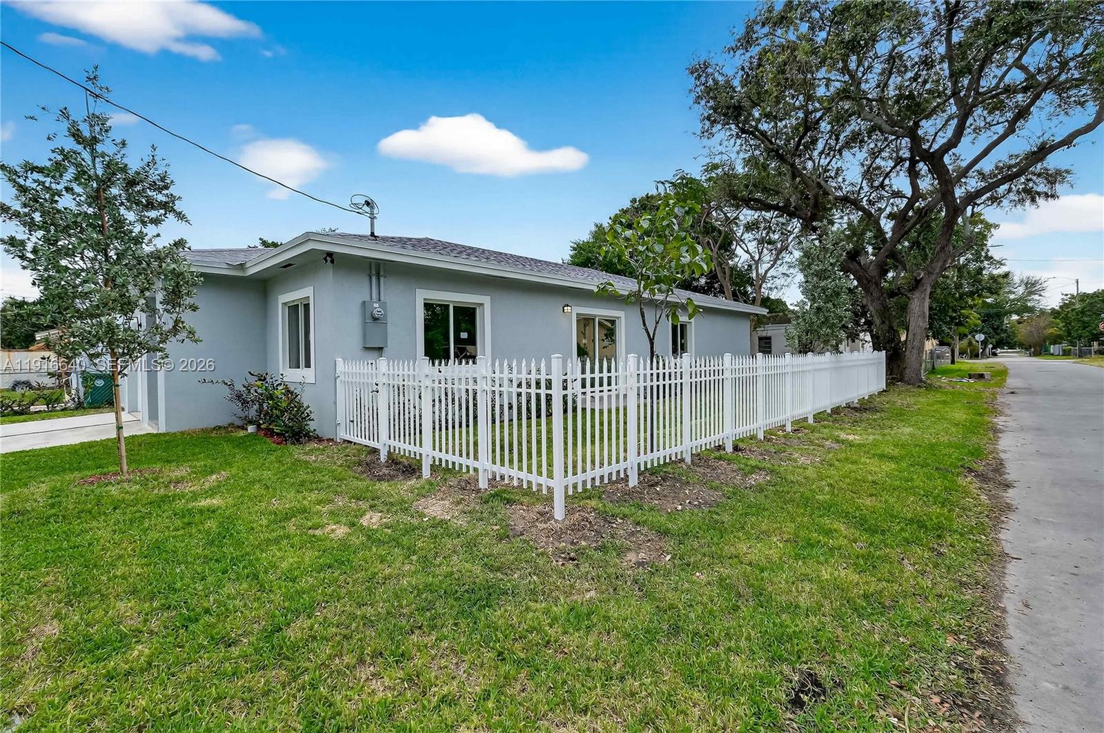 1346 NW 44th St, Miami FL 33142