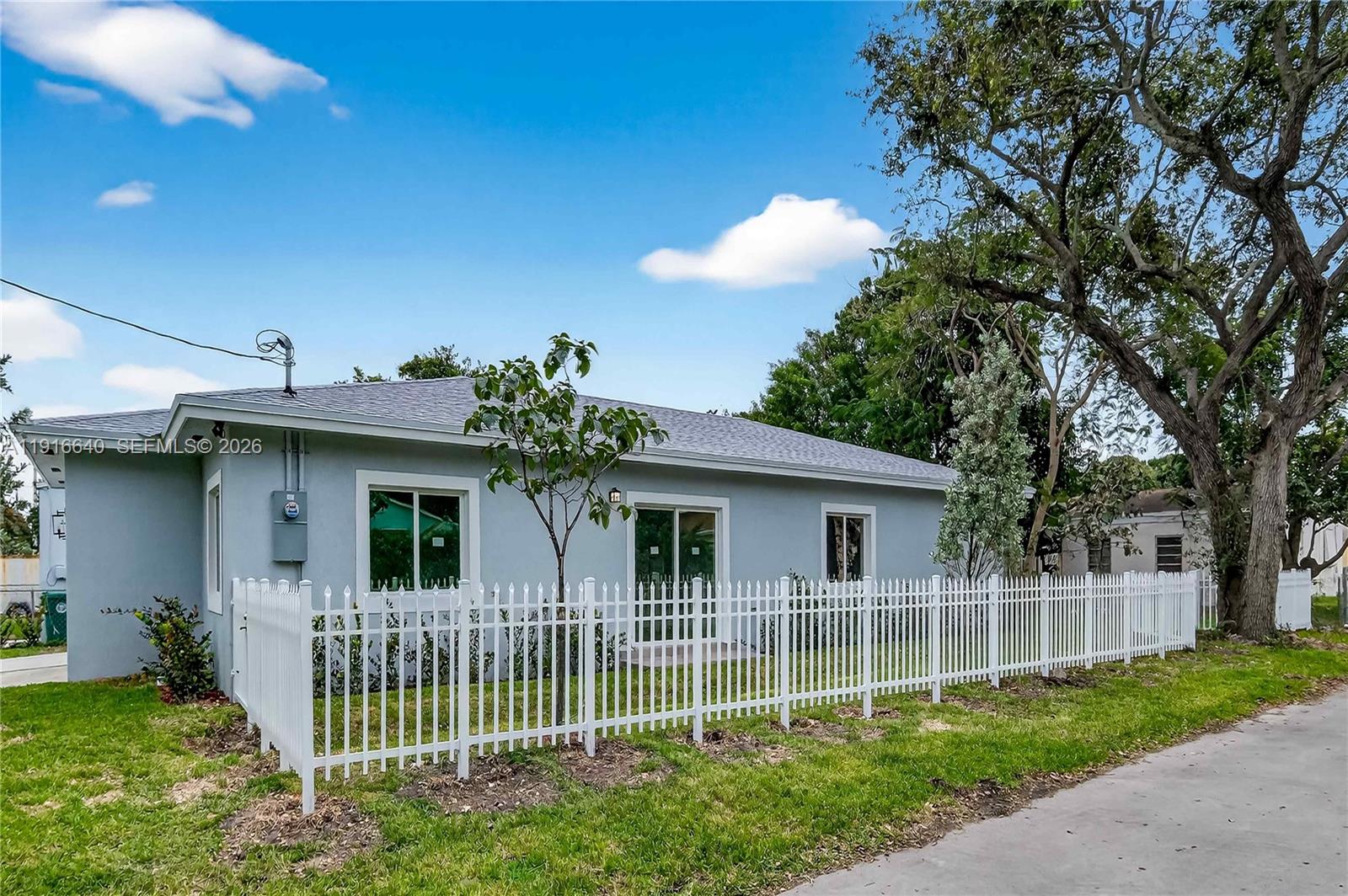 1346 NW 44th St, Miami FL 33142