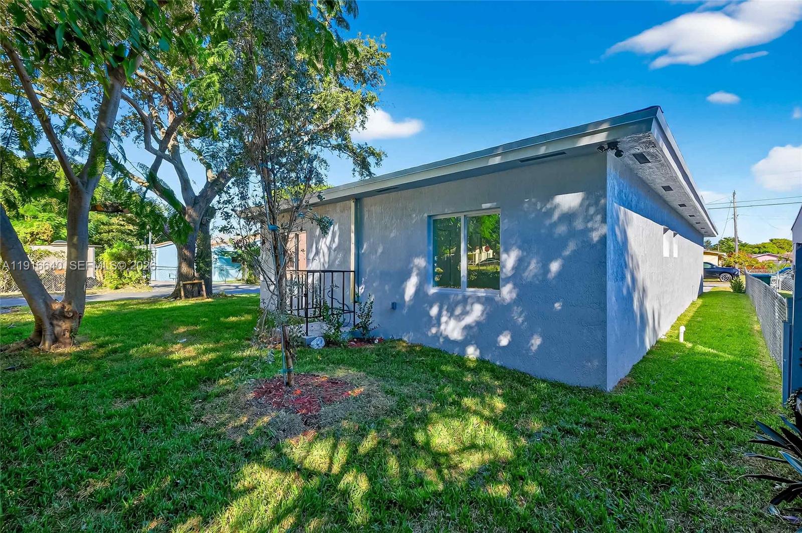1346 NW 44th St, Miami FL 33142