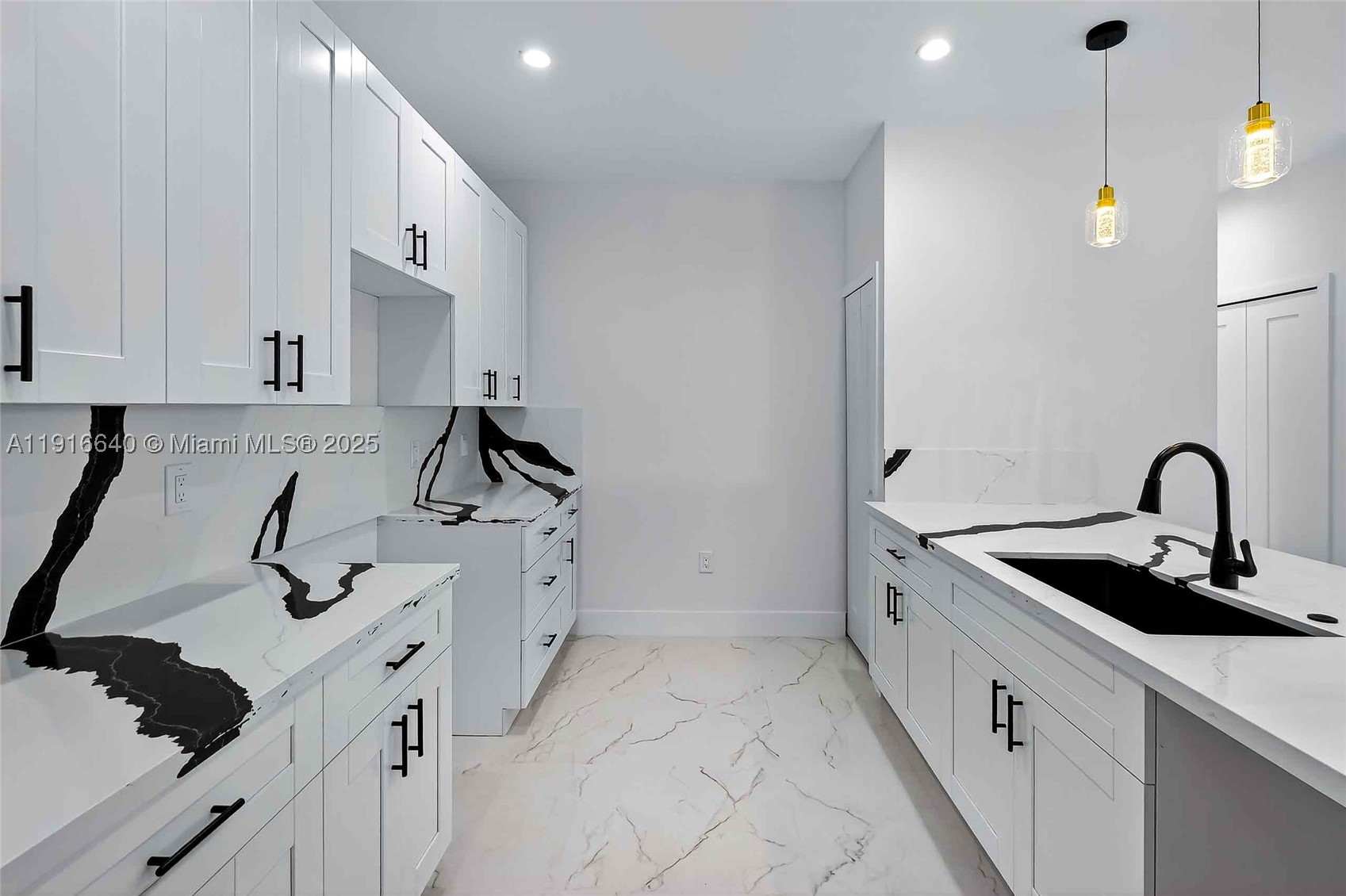 1346 NW 44th St, Miami FL 33142