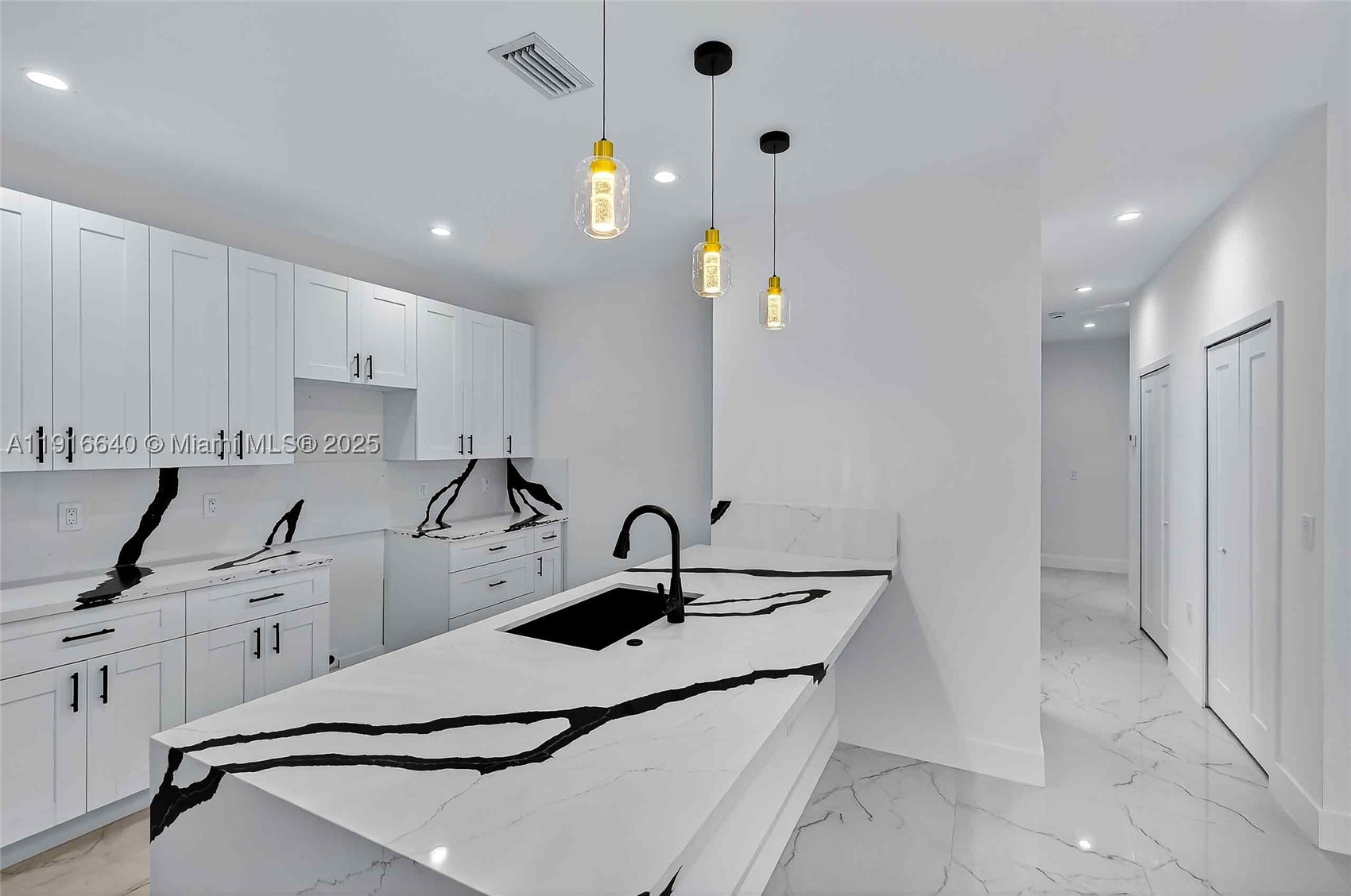 1346 NW 44th St, Miami FL 33142