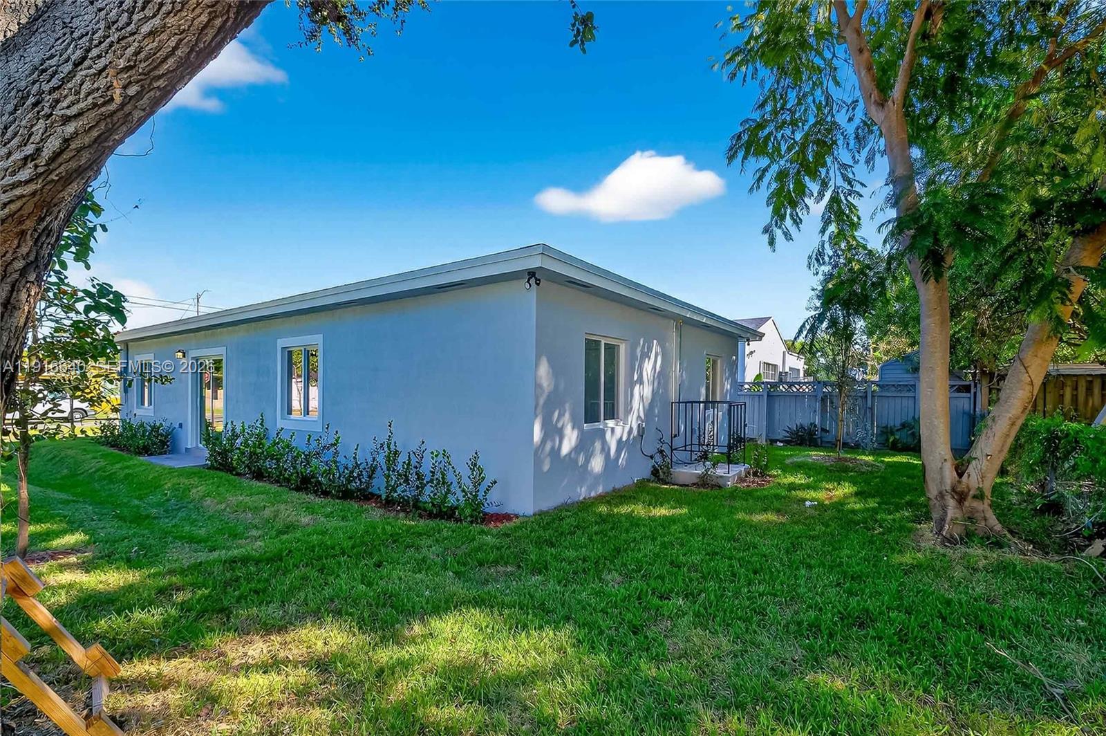 1346 NW 44th St, Miami FL 33142