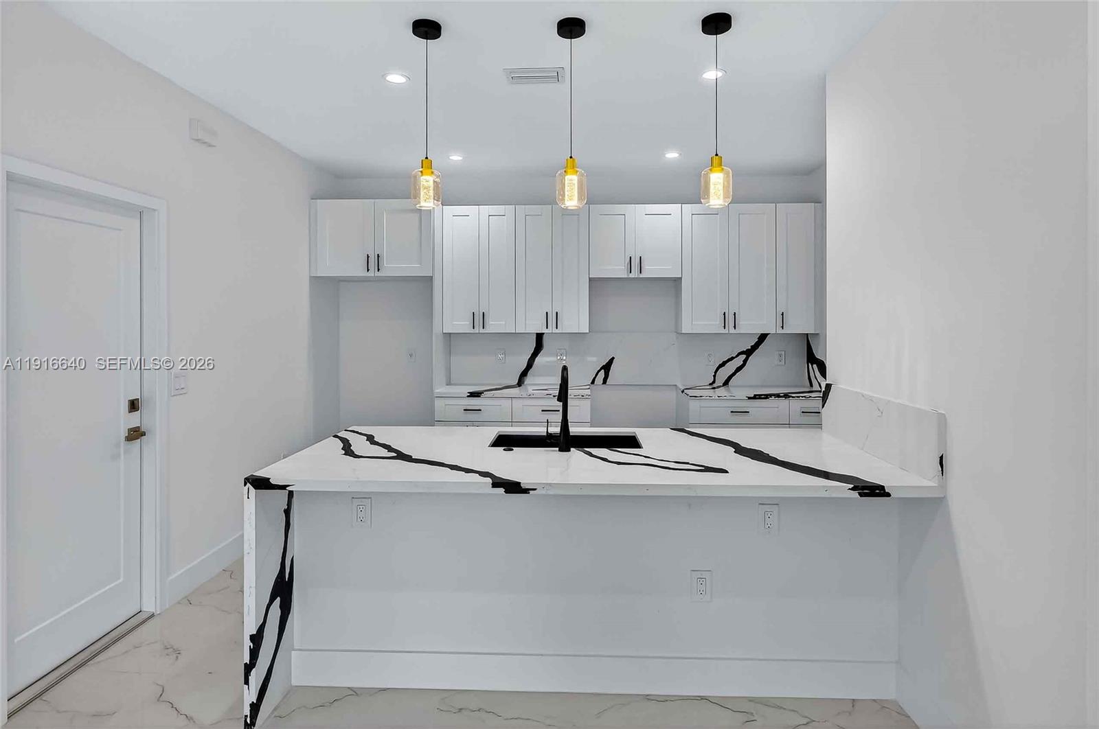 1346 NW 44th St, Miami FL 33142