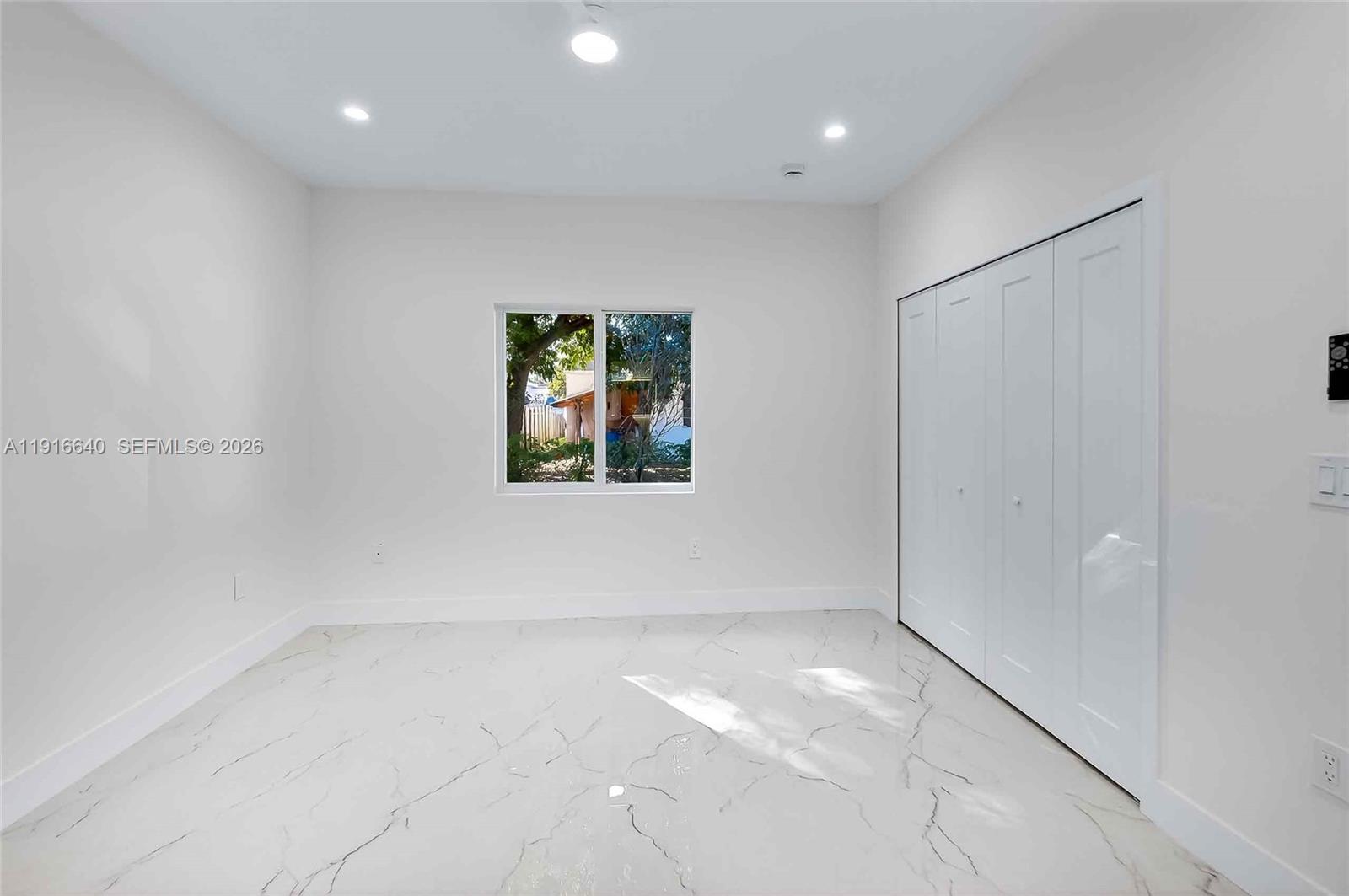 1346 NW 44th St, Miami FL 33142