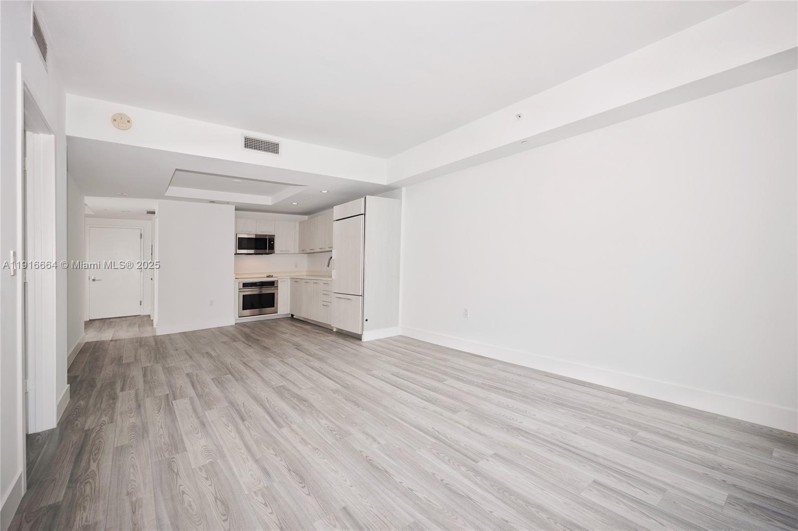 45 SW 9th St #1504, Miami FL 33130