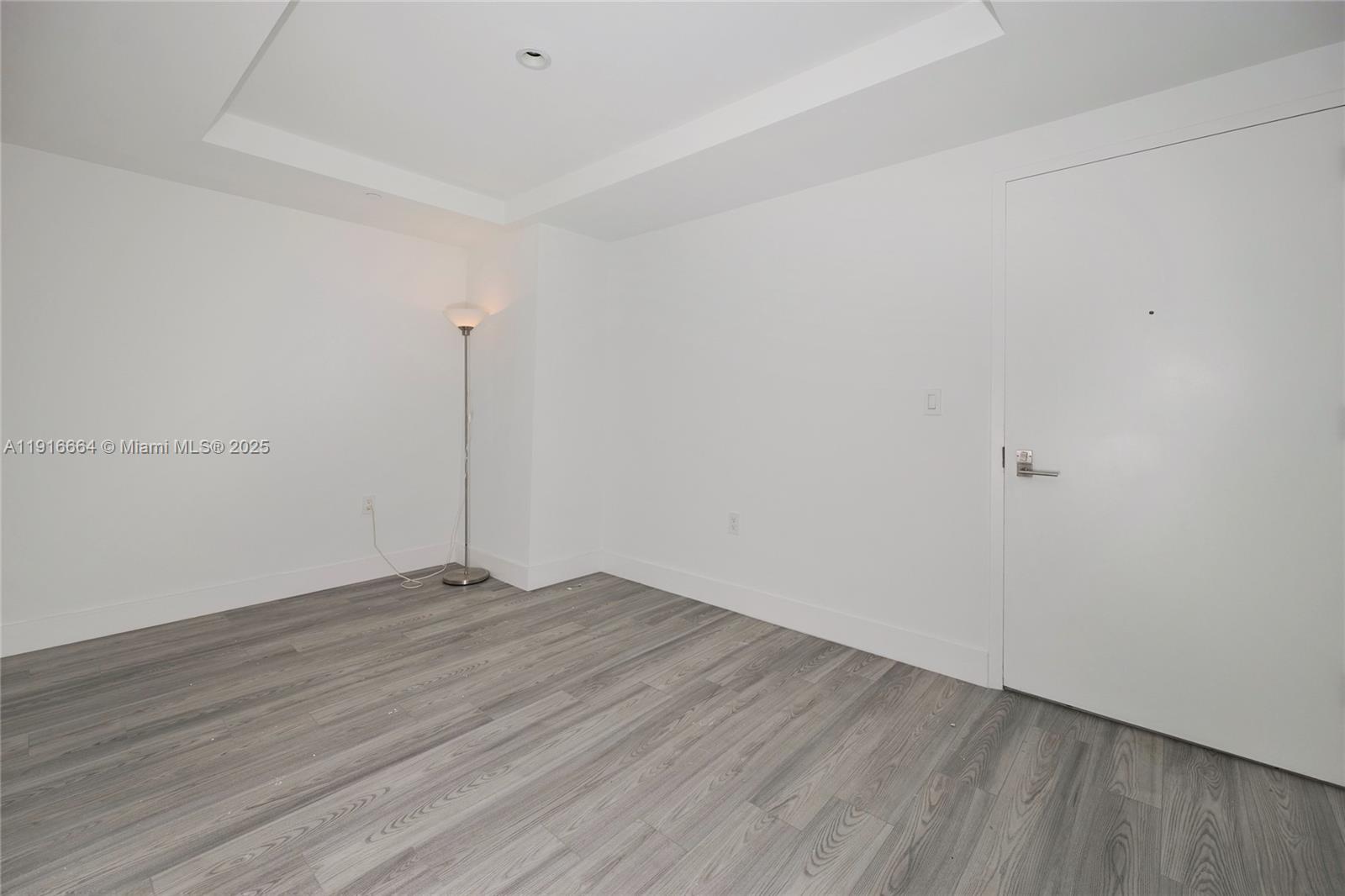 45 SW 9th St #1504, Miami FL 33130