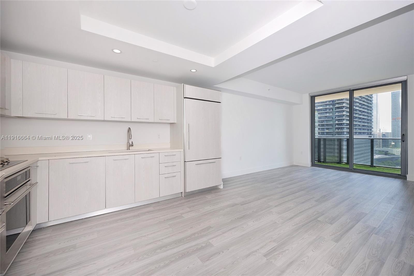 45 SW 9th St #1504, Miami FL 33130