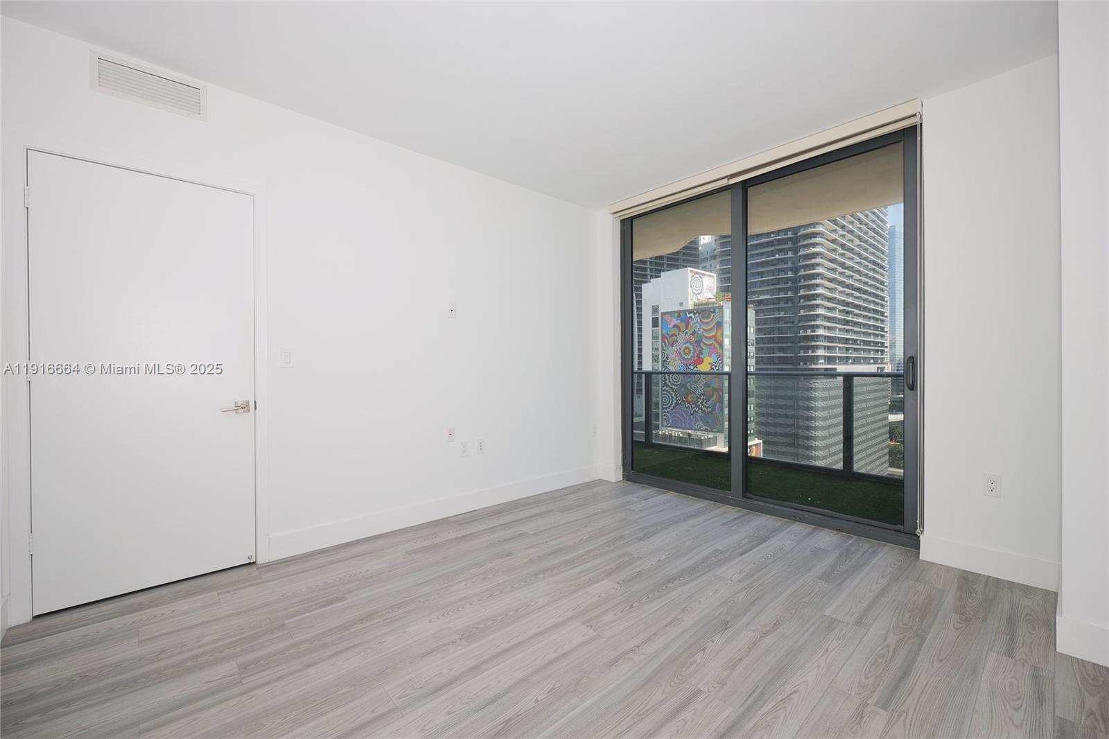 45 SW 9th St #1504, Miami FL 33130