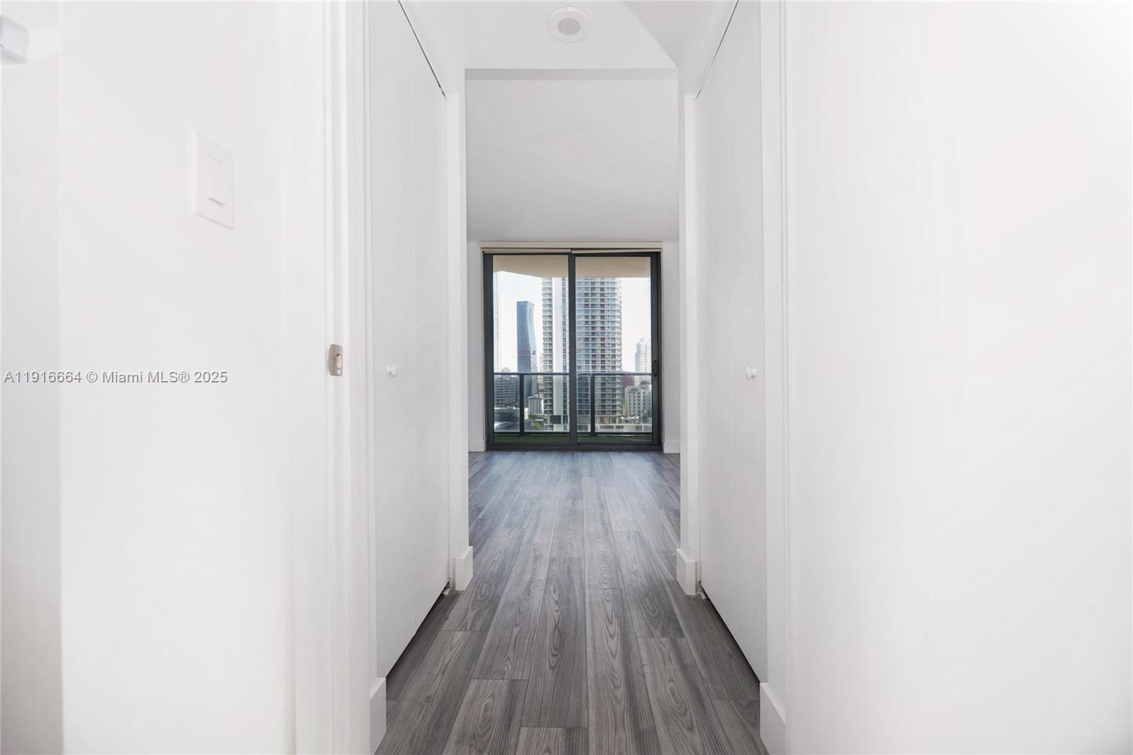 45 SW 9th St #1504, Miami FL 33130