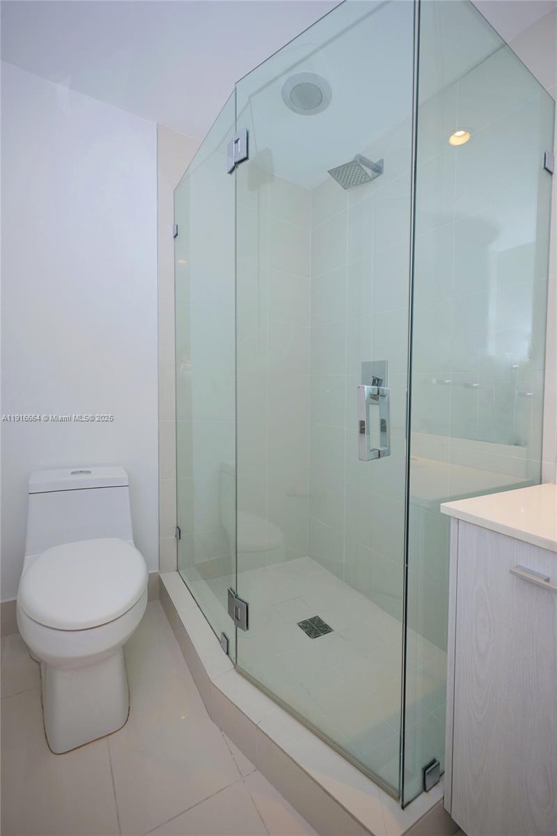 45 SW 9th St #1504, Miami FL 33130