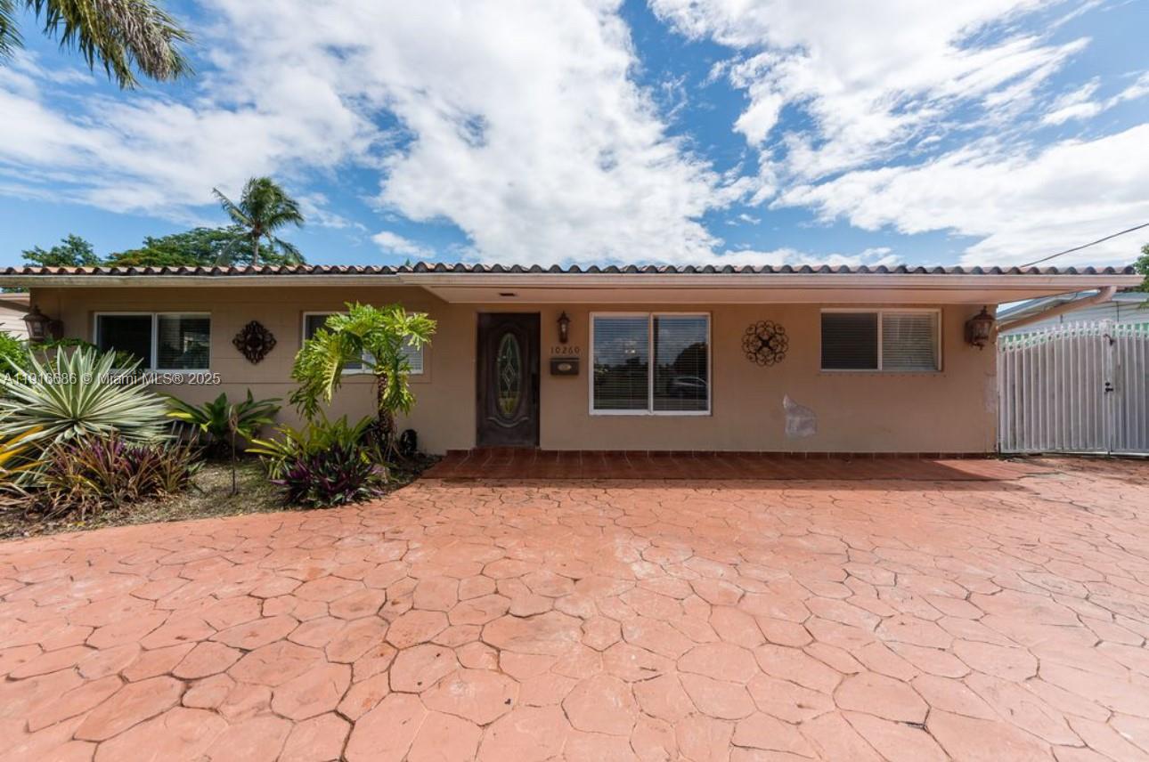 10260 SW 48th St, Miami FL 33165