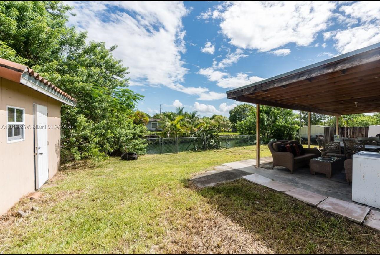 10260 SW 48th St, Miami FL 33165
