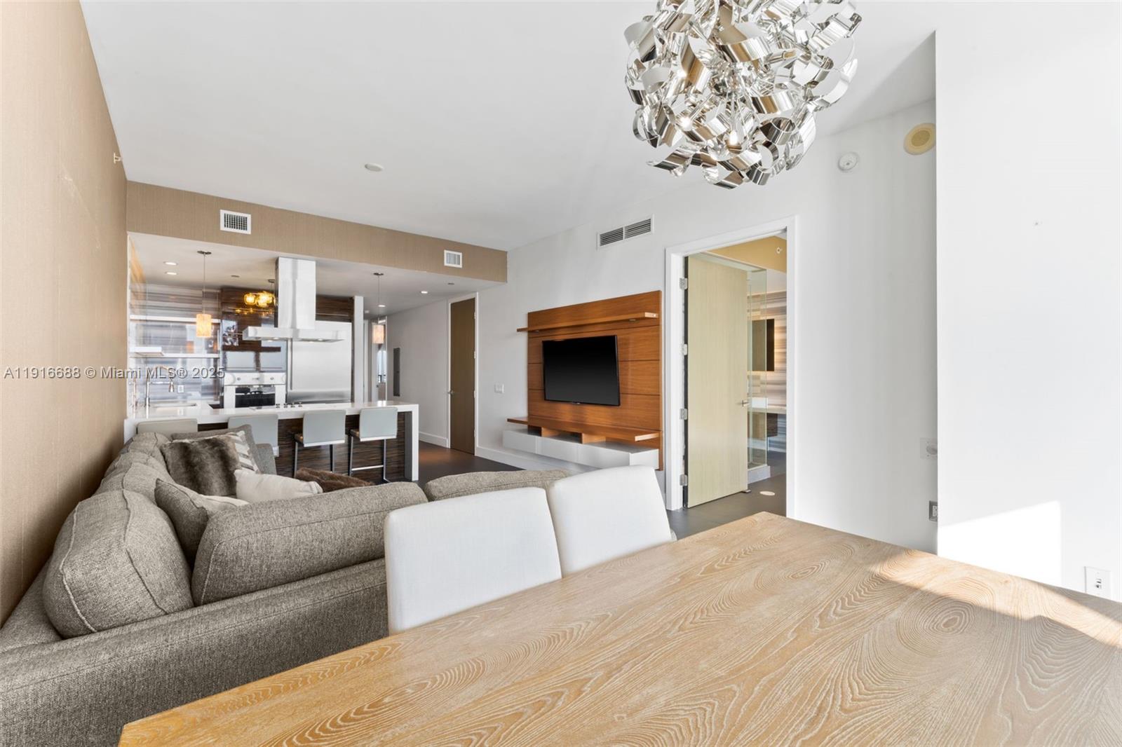 1100 Biscayne Blvd #4502, Miami FL 33132