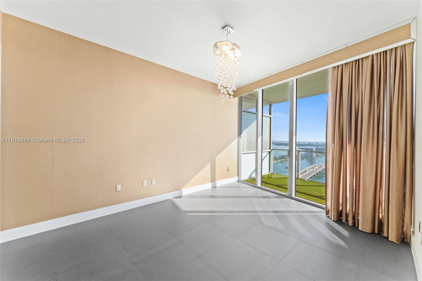 1100 Biscayne Blvd #4502, Miami FL 33132