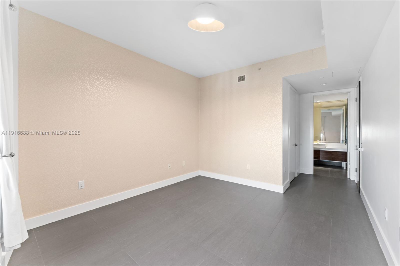1100 Biscayne Blvd #4502, Miami FL 33132