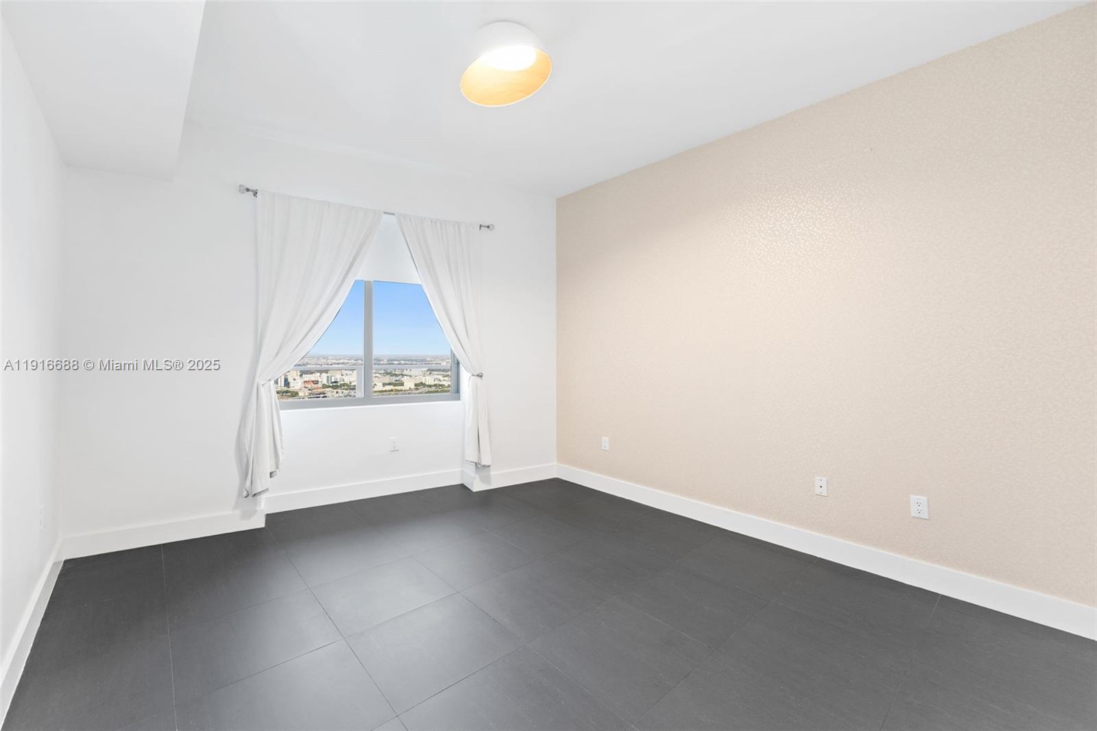 1100 Biscayne Blvd #4502, Miami FL 33132
