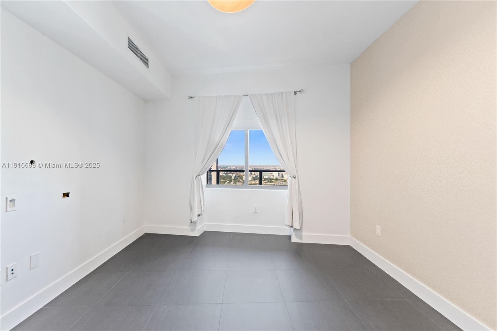 1100 Biscayne Blvd #4502, Miami FL 33132
